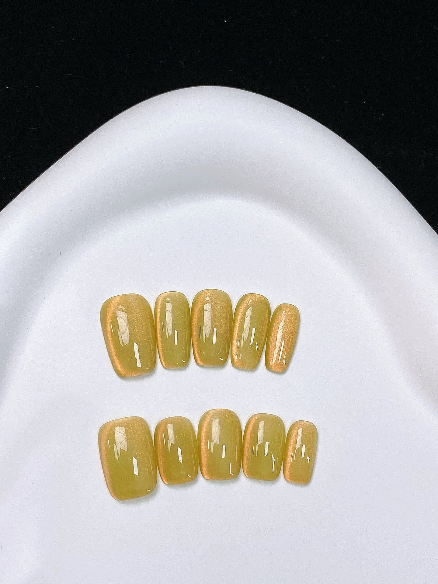 Golden Aura press on nails