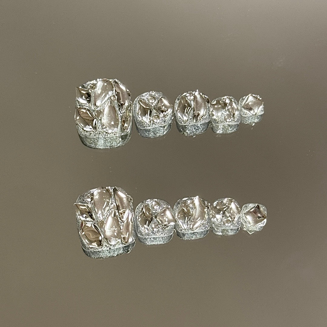 Silvery Cascade press on nails