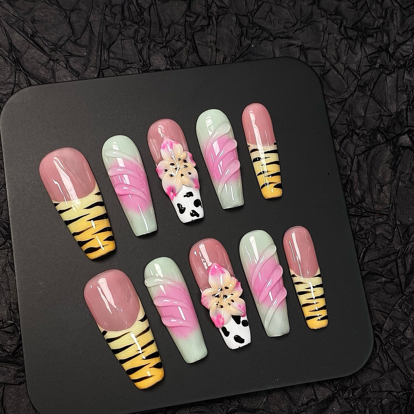Zebra Bloom press on nails